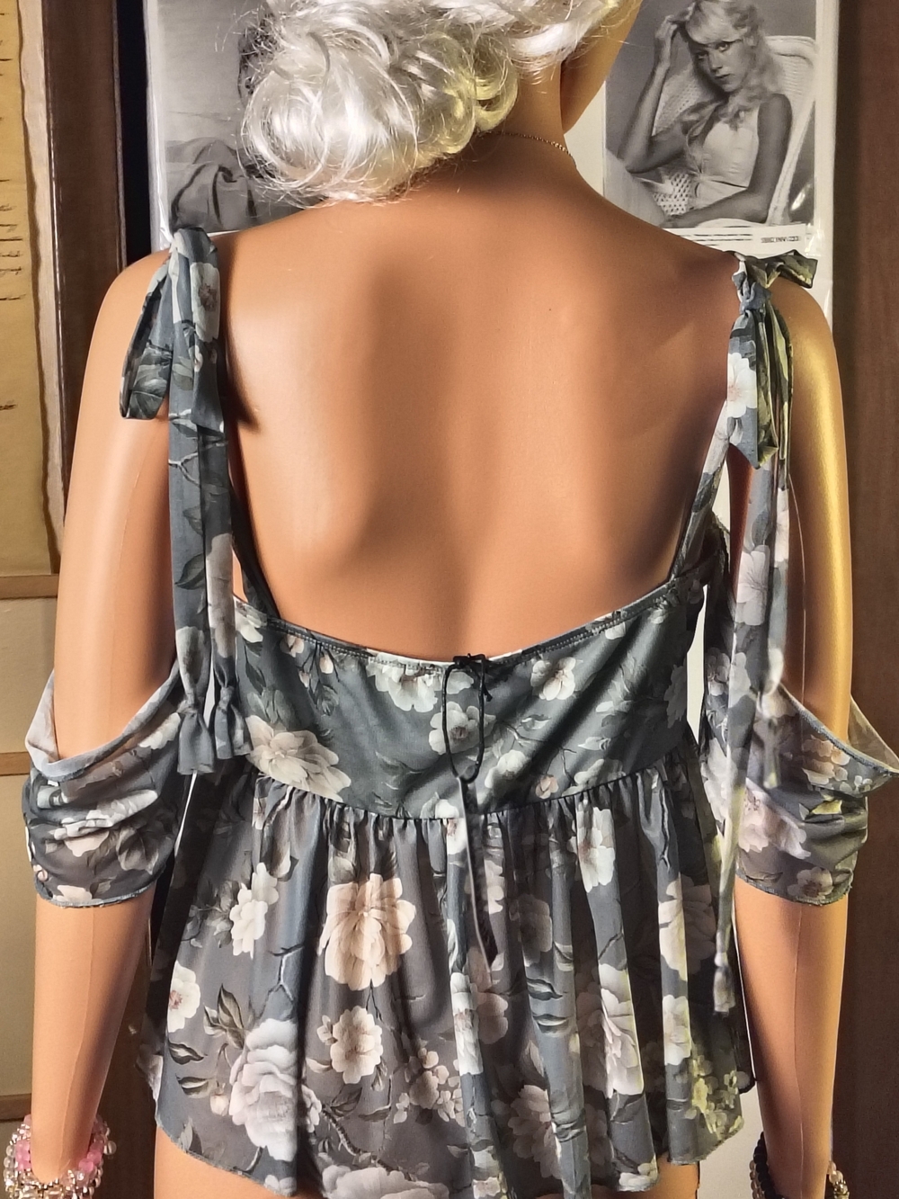 NWT Dolls Kill Current Mood Earthy Affection Floral Cold Shoulder Top XL - Picture 2 of 14